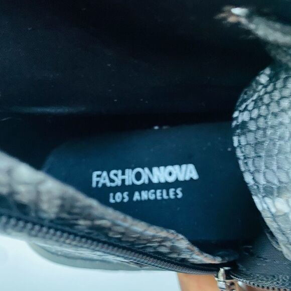 Fashion Nova Combat Boots US 10 NEW - Picture 3 of 6